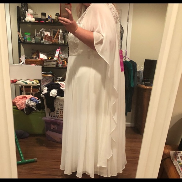 PLUS SIZE JOANNA HOPE CAPE WEDDING DRESS!!!! - Picture 4 of 6